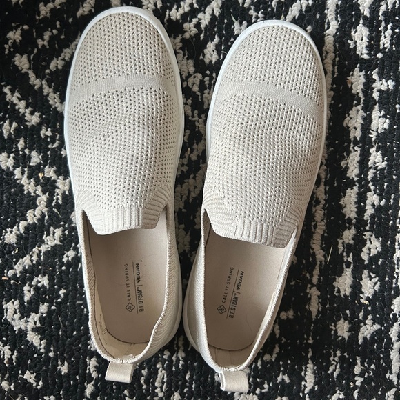 Spring Cream Pull On Shoes - Picture 1 of 3